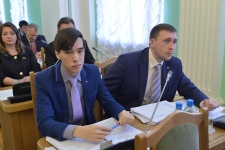 Кирилл Курятников внес свою первую депутатскую инициативу: он предложил сократить премии чиновникам