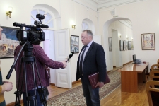 Председатель комитета Максим Астафьев подводит итоги заседания