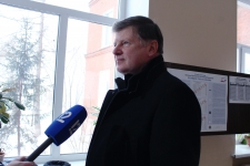 На избирательном участке спикера Горсовета ждали журналисты