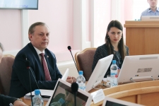 21 марта члены экспертного совета заслушали выступления тридцати двух желающих войти в Молодежный общественный Совет