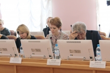 На комитете по социальным вопросам заслушали Инну Елецкую и Владимира Шалака