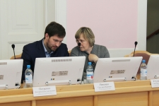 Депутаты Дмитрий Петренко и Светлана Ивченко