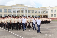 Кадеты прошли торжественным строем